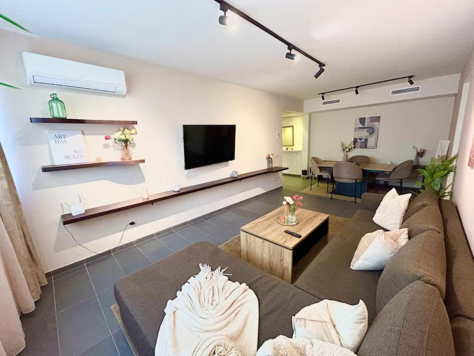 Charming 2 Bedrooms - Train Station Downtown Tangeri Esterno foto